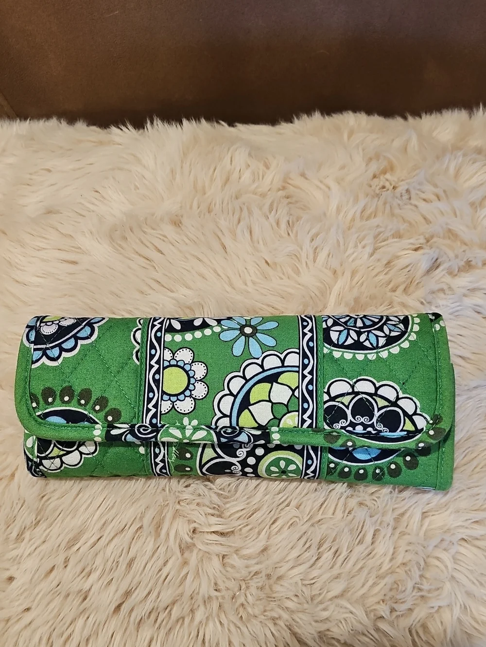Vera Bradley Sleek Wallet IN Cupcake Green EUC